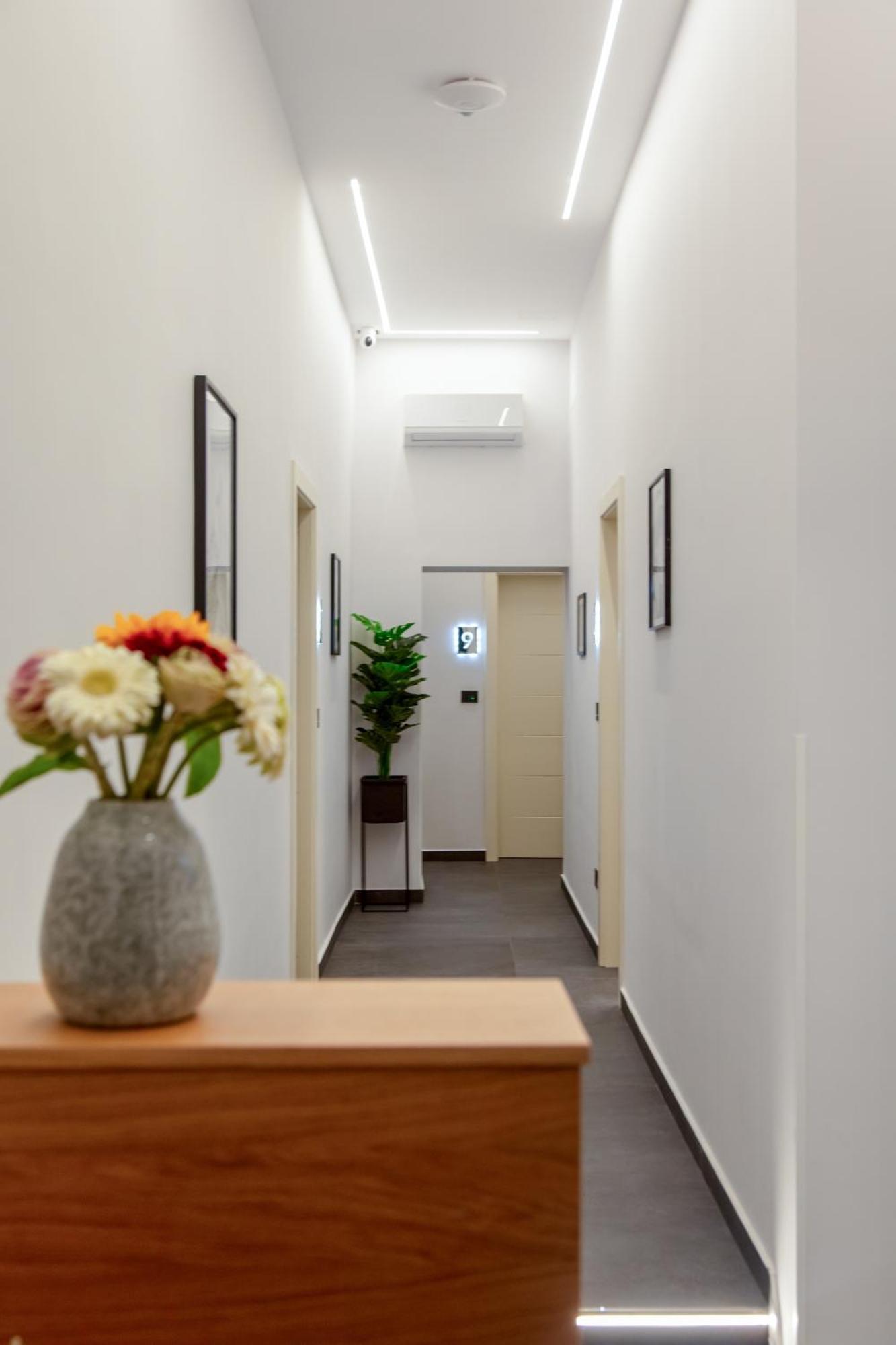 Main - Duomo Hotel Naples Luaran gambar