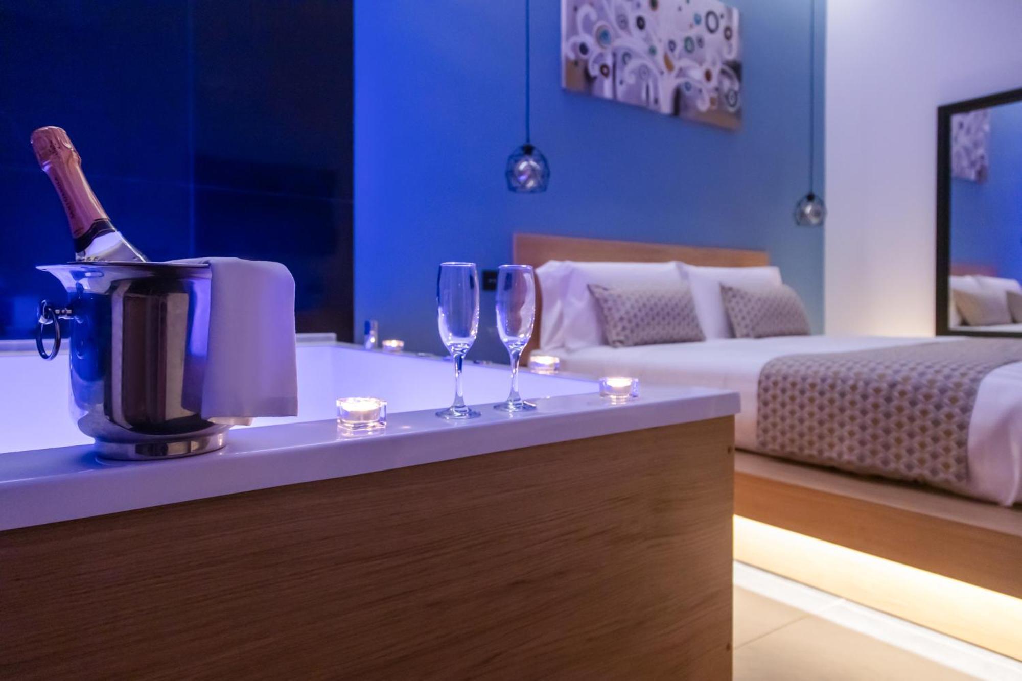 Main - Duomo Hotel Naples Luaran gambar